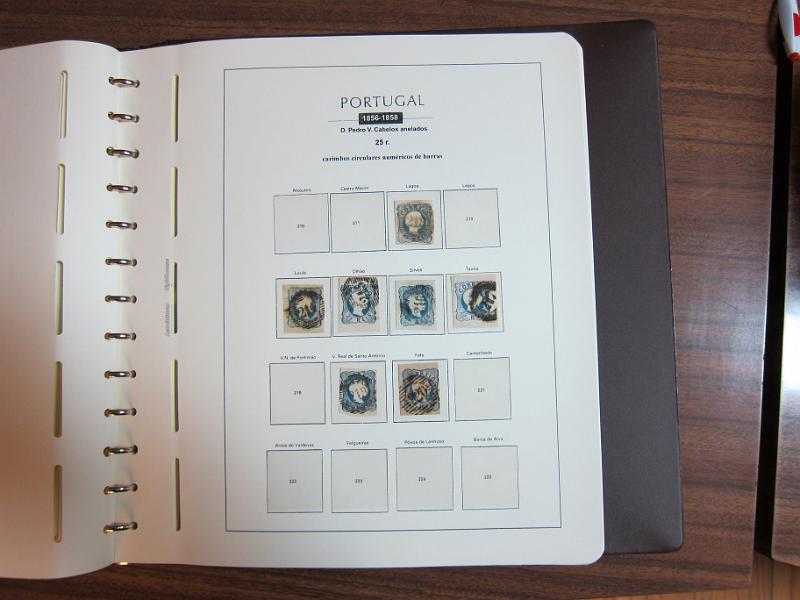 0015 (47).jpg -     Lote:    15      Marcofilia      Lotes Especiais       Descrição:      Portugal.   Colecção especializada de marcas numéricas das 1.ª e 2.ª reformas em selos de 25 reis, desde D. Maria II até D. Luís I, de frente. Lote a ver.        Lote       Valor Base:     &euro; 1.500,00     Valor Venda:     &euro; 3.000,00     